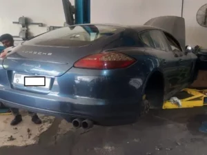 تبديل بطارية بورش الكويت خدمة 24 ساعة Porsche battery replacement Kuwait